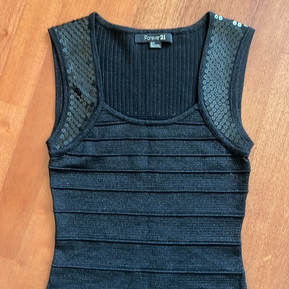 F1 BODYCON DRESS - Picture 2 of 6